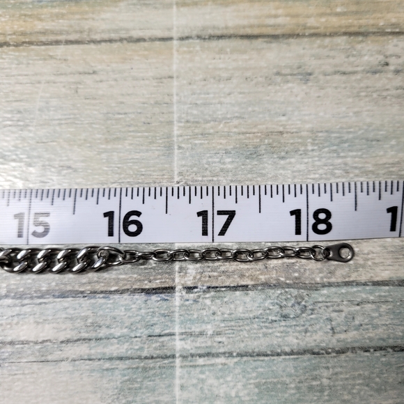 Silver Chain Chocker Necklace with Blue Gem. - Picture 8 of 8